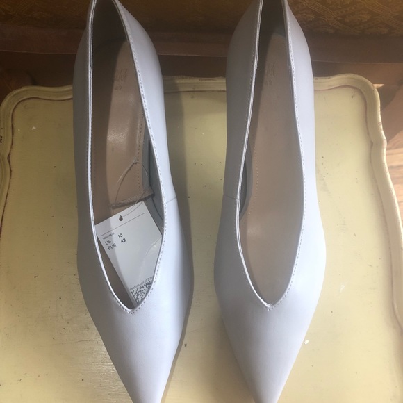 Gray pointy pumps 2” heel Sz 10 - Picture 5 of 7